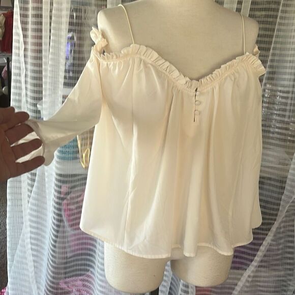 NWT Leith Nordstrom Off The Shoulder Long Sleeve Flowy Ivory Top Small - Picture 3 of 11